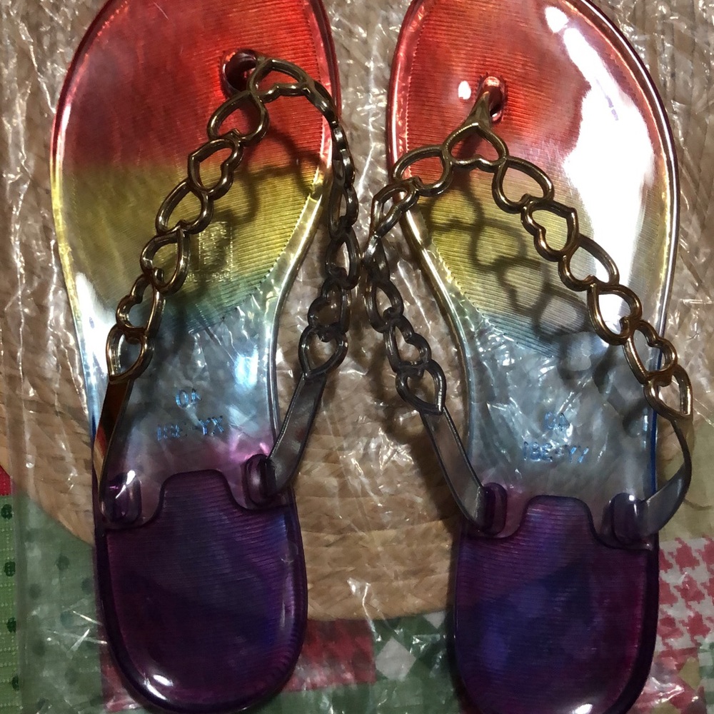 Heart linked ombre flip flops